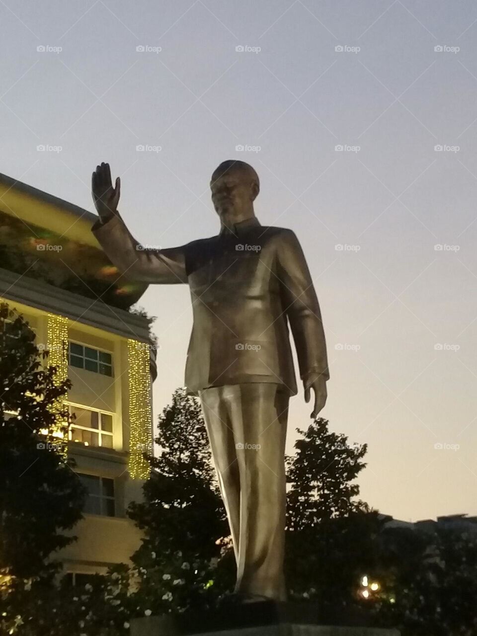 Tượng Bác Hồ Chí Minh.