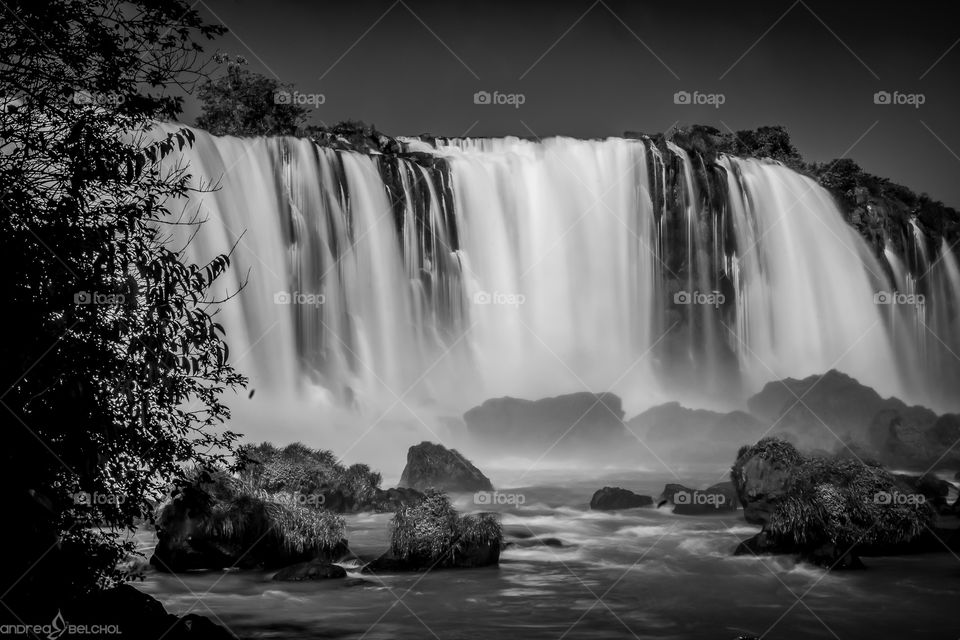 Iguassú falls in black and white 