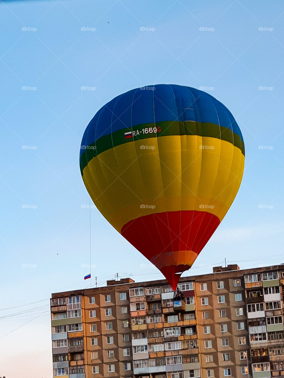 balloon in the city