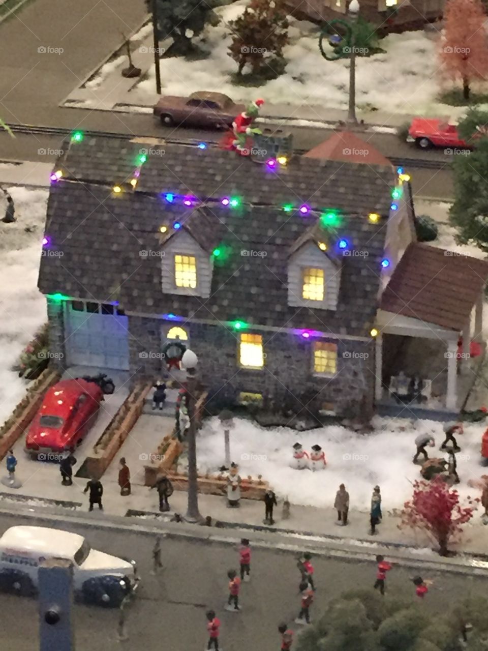 Model train platform 