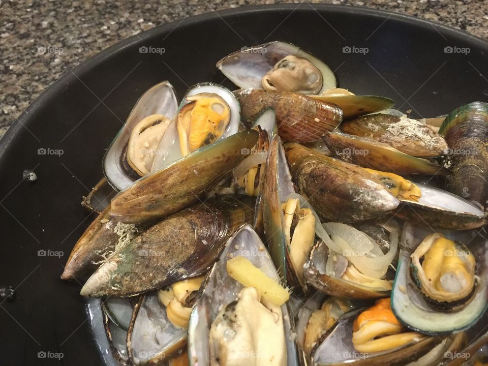 Sautéed mussels