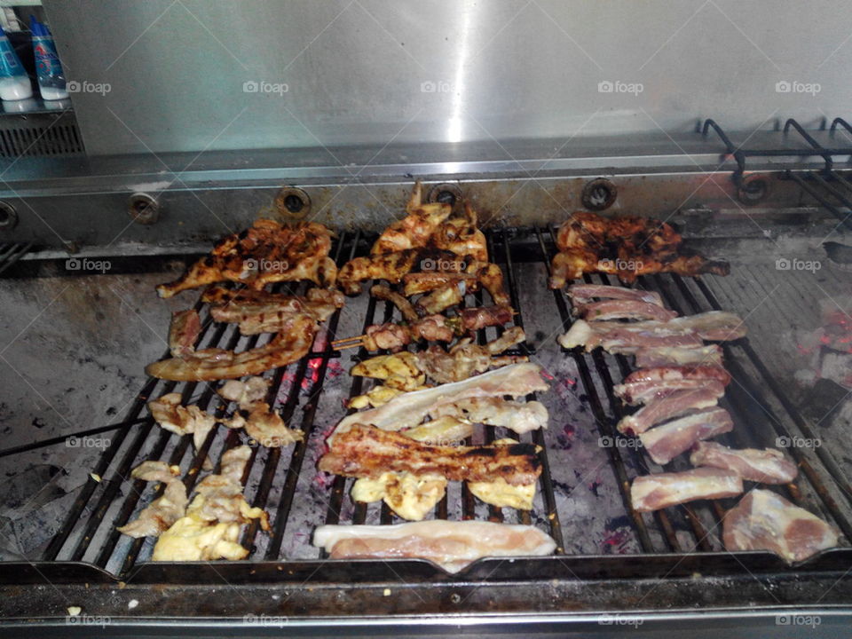 Brasas e carne 