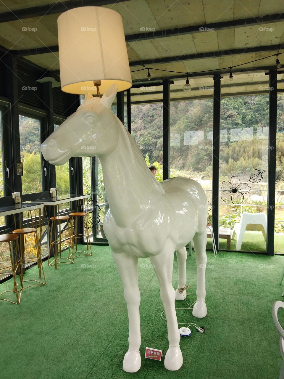 White horse style lamp
