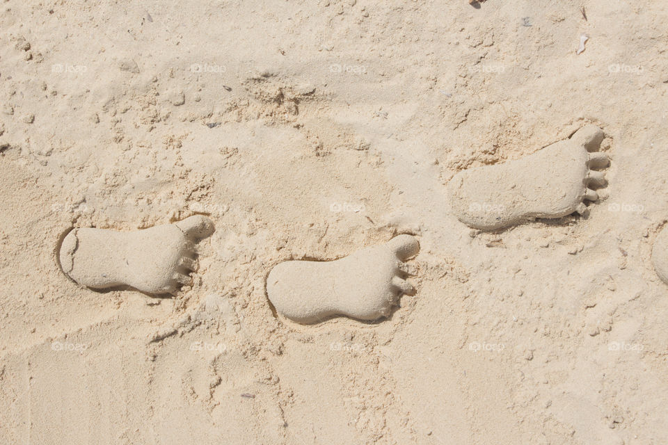 foot shapes of sand