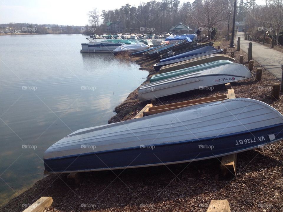 Boats on the lake 