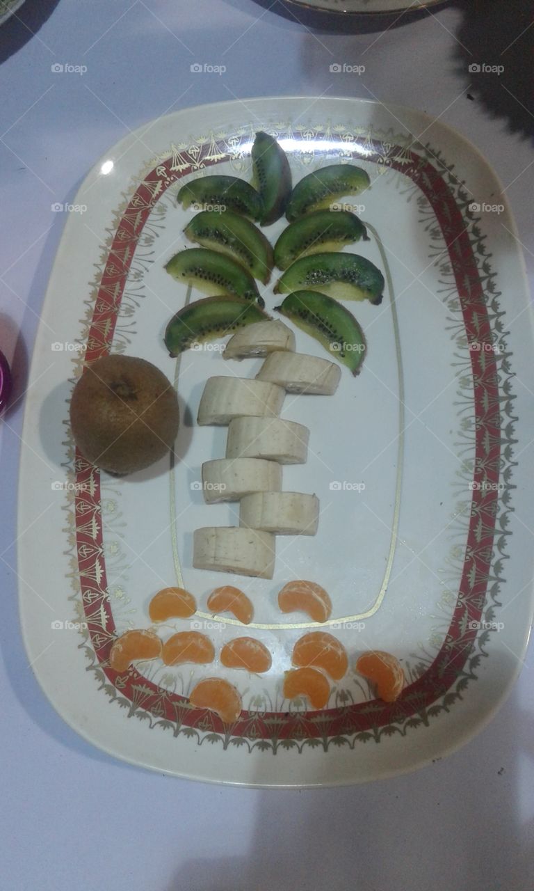 make coconut tree use orange banana