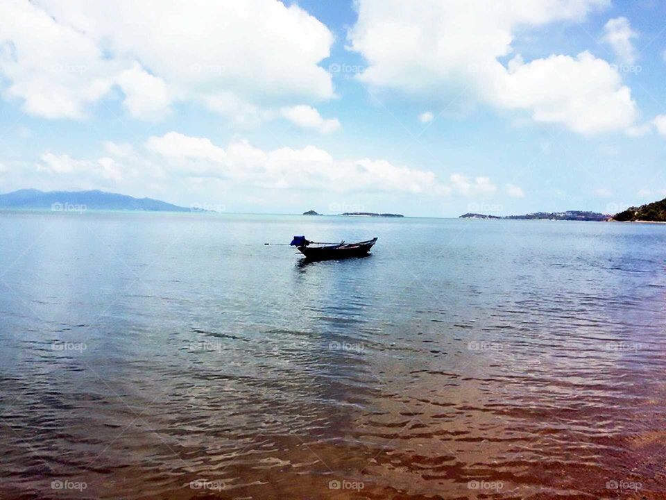 One boat on the ocean