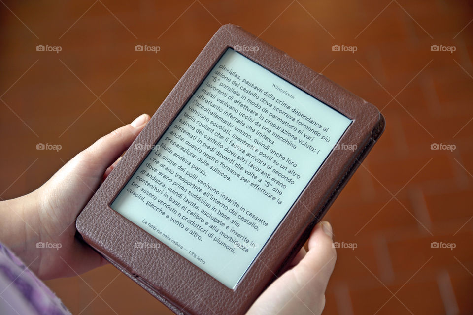 read a book on an e-reader