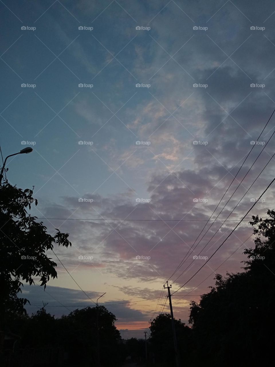 Sometimes you just have to raise your head to see beauty ππ·π The sky is magical, and looking at it gives you peace...π«οΈβ¨ποΈ