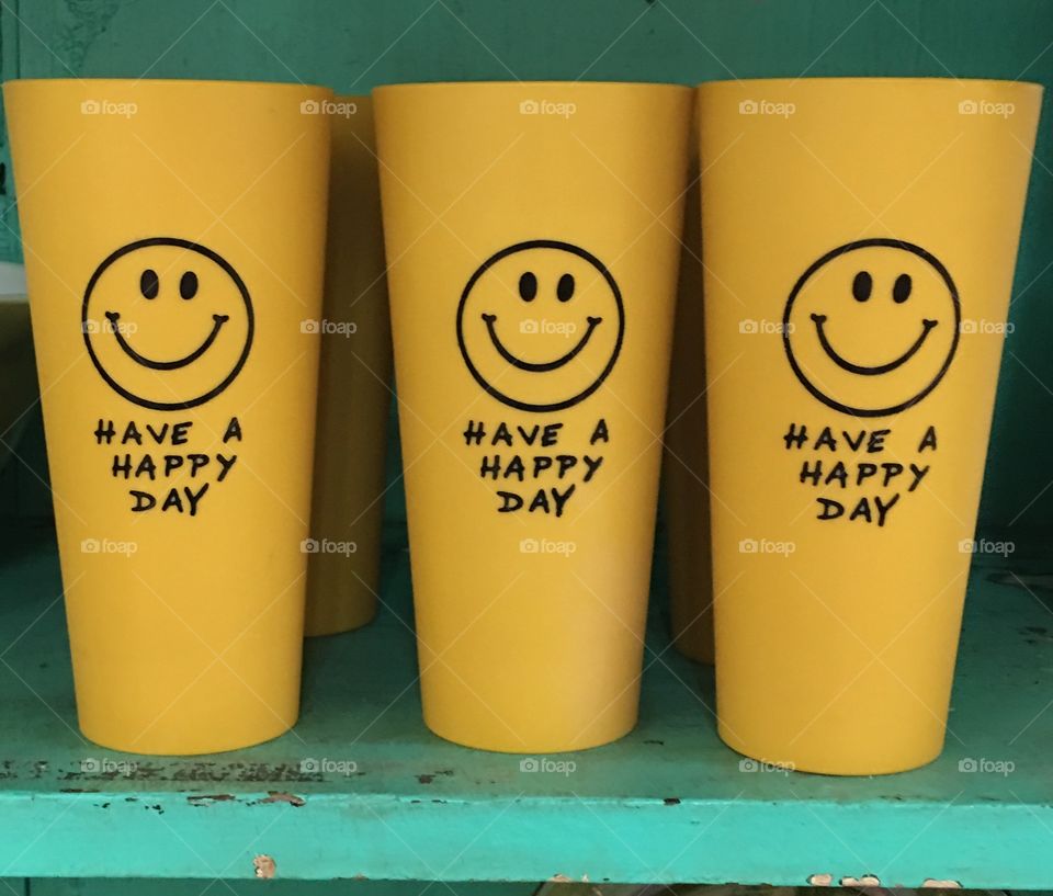 Have a Happy Day saying, smiley face, happy face, plastic cups, vintage drink ware, 1970s retro