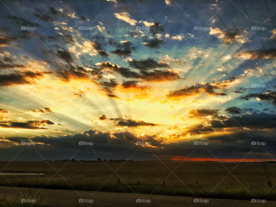 Illuminating sunrays 