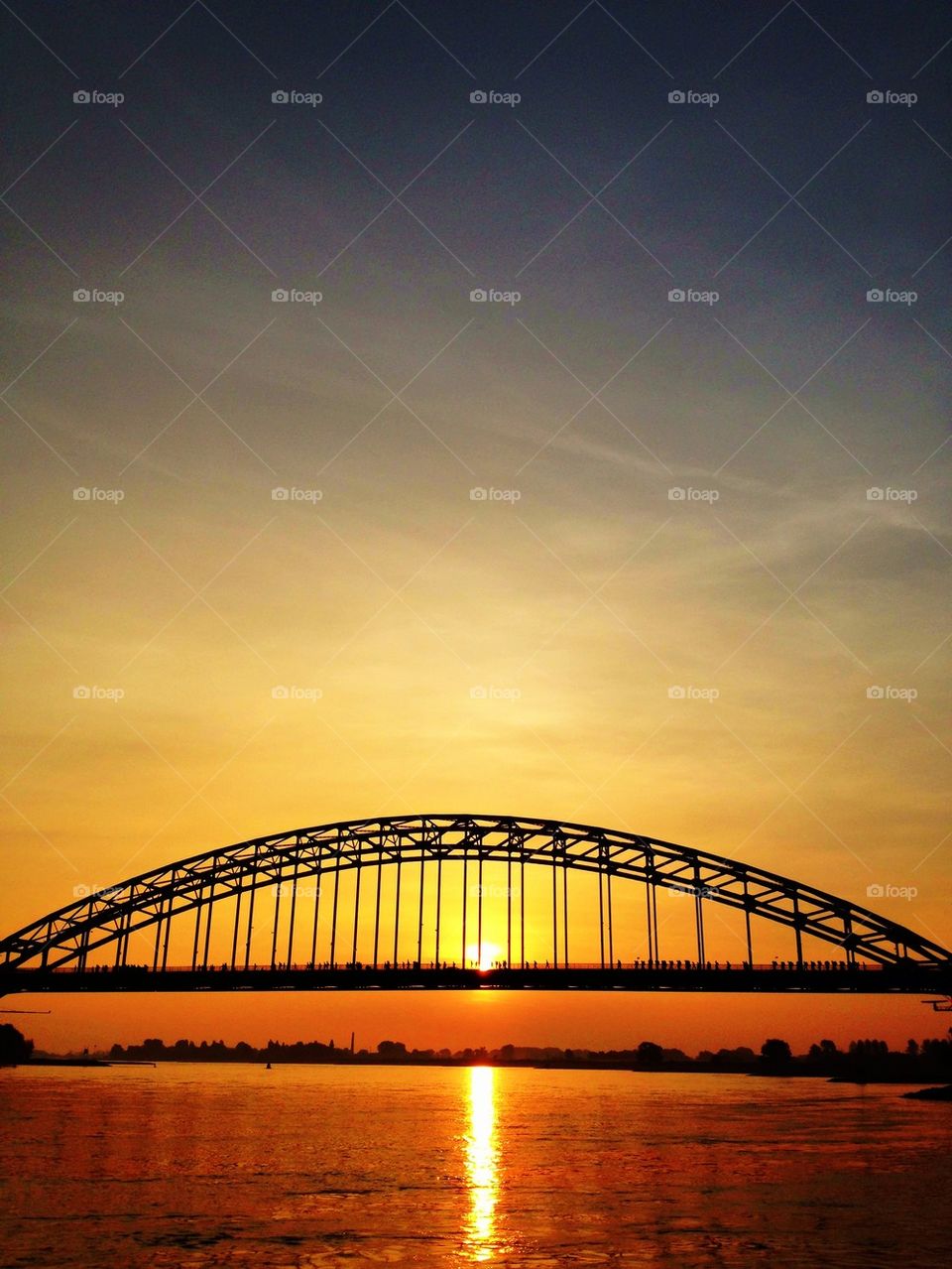 First day of the Nijmegen Vierdaagse: crossing the Waalbrug bridge