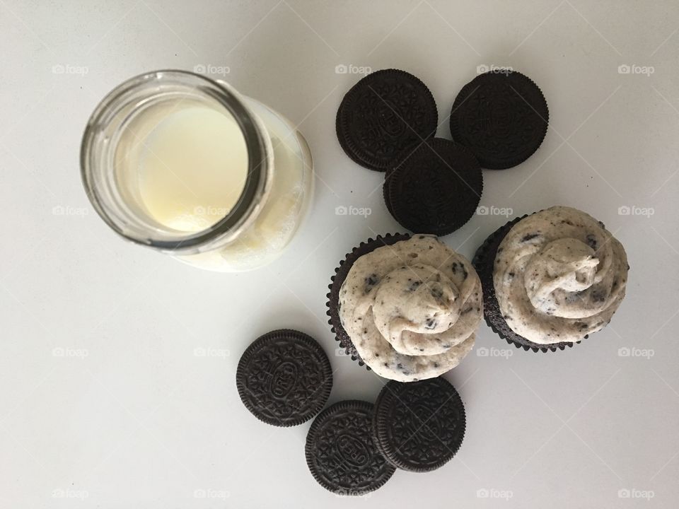 Oreo Cupcakes with Oreo Buttercream Icing