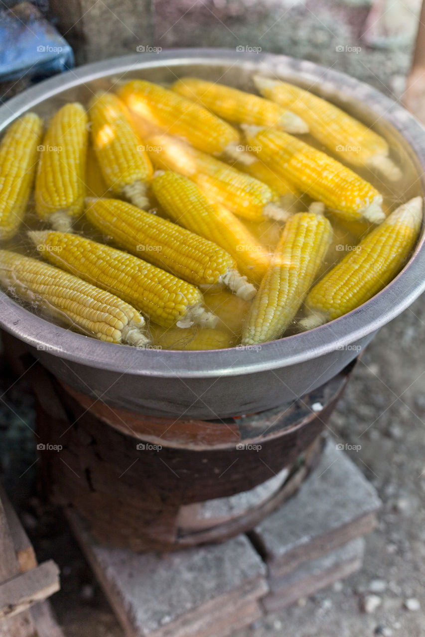 Corn on the cob boiling