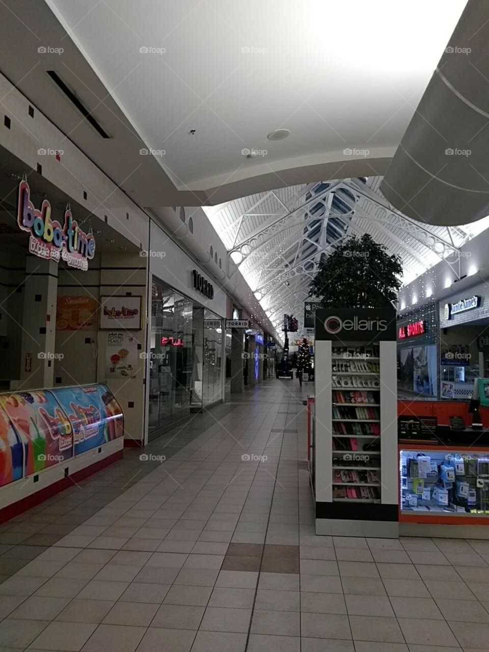 mall decorations coming down