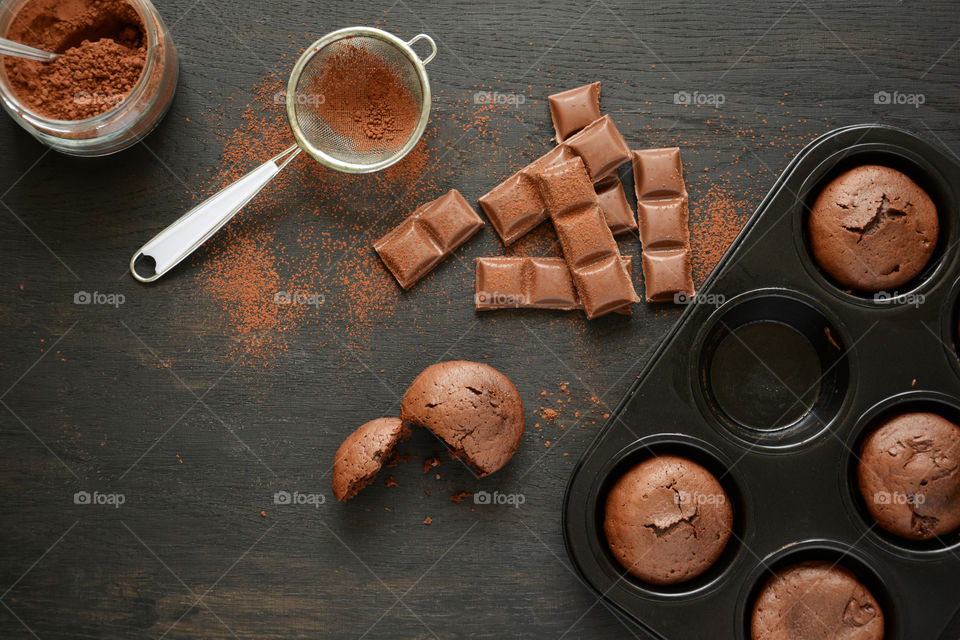 Cooking chocolate muffins