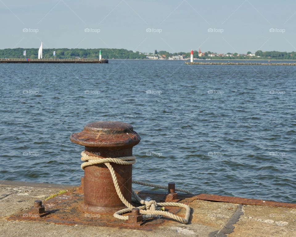 Iron mooring bollard