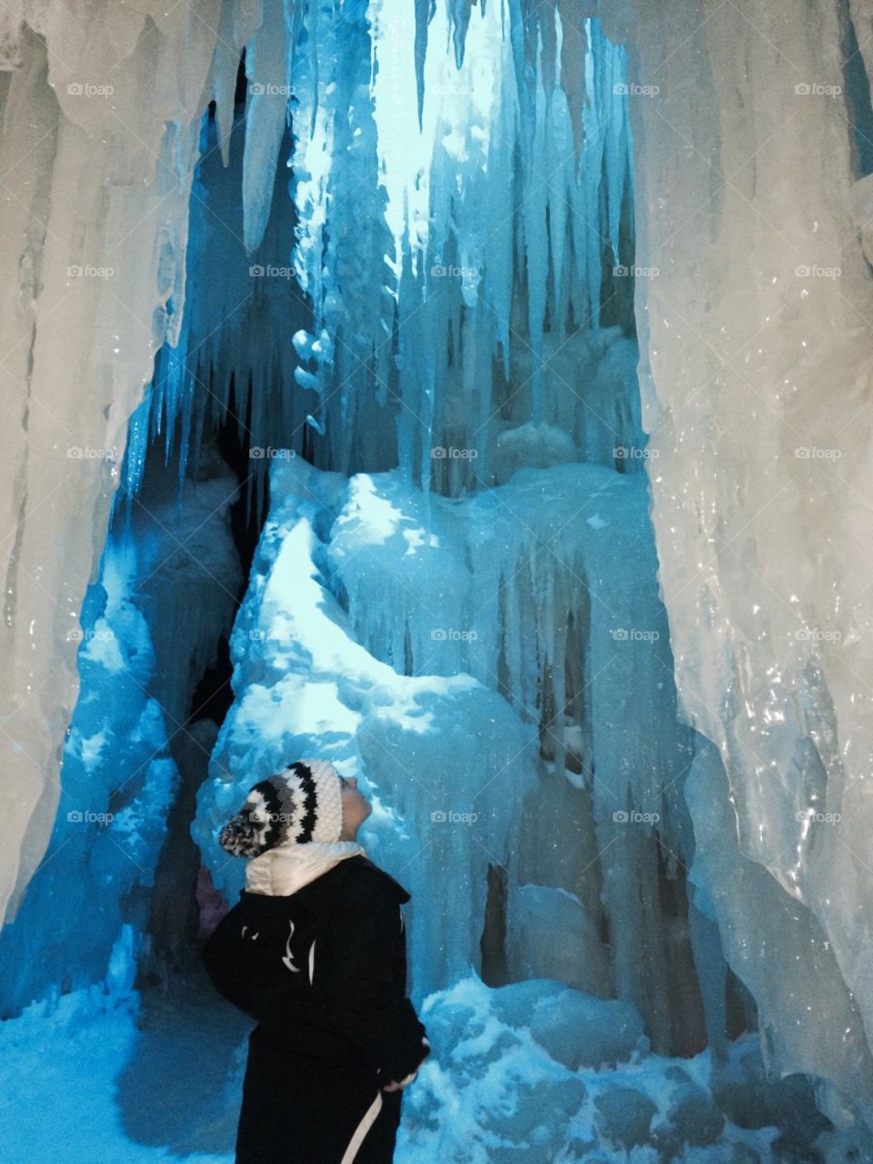 in awe. stratton mountain ice castles