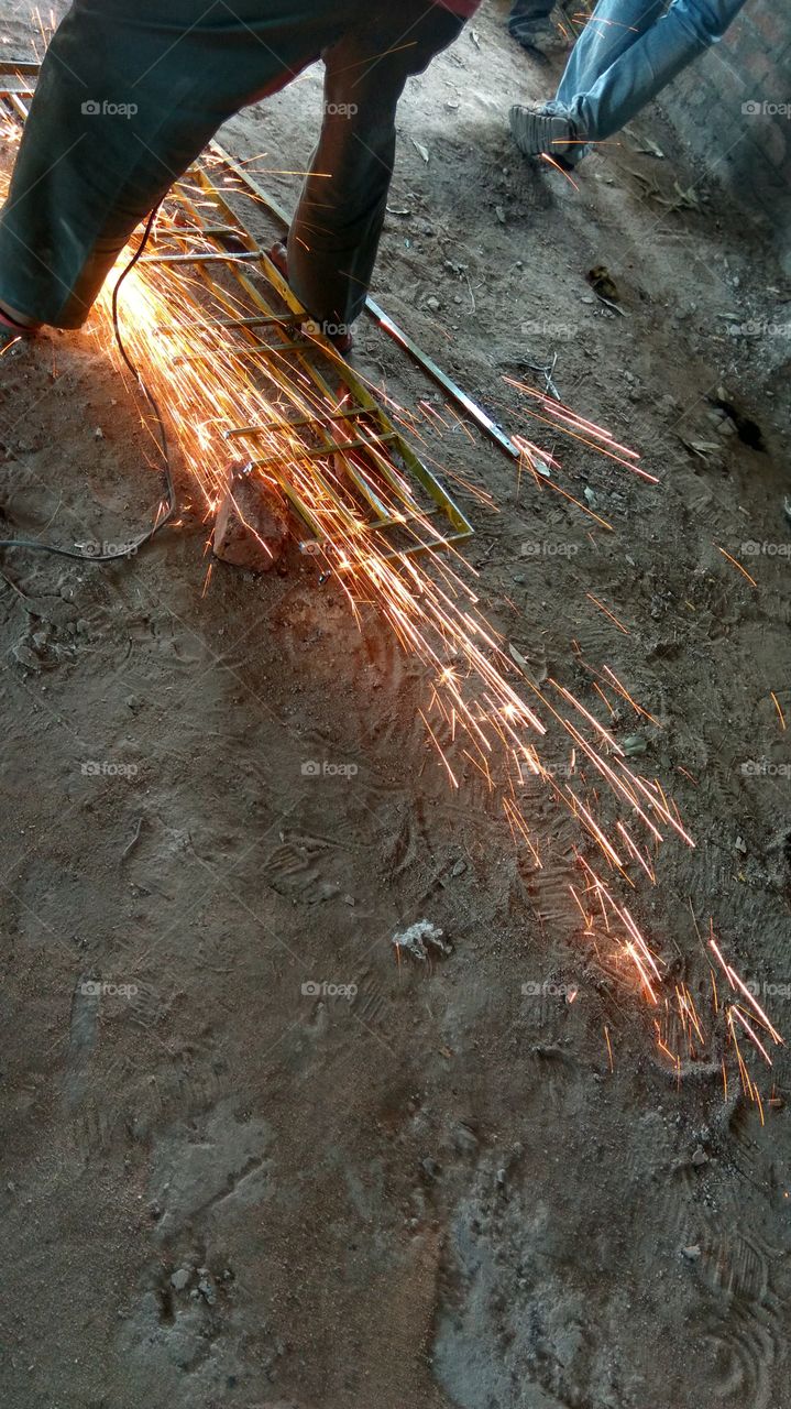 wending welder sparks