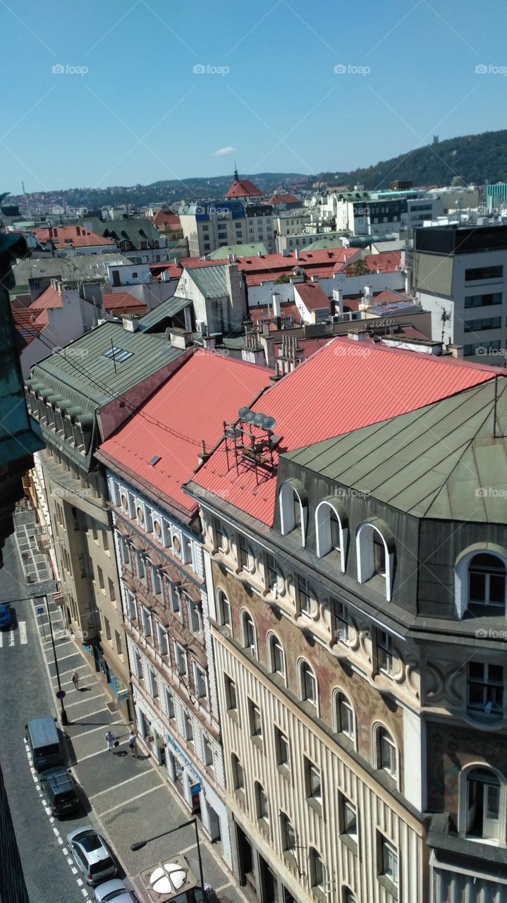 Exploring the colours of the European roofs