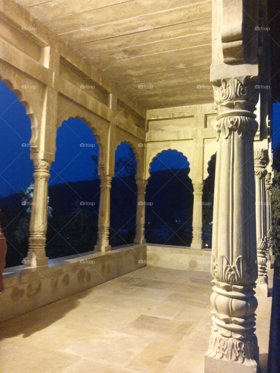 evening in lake city udaipur
