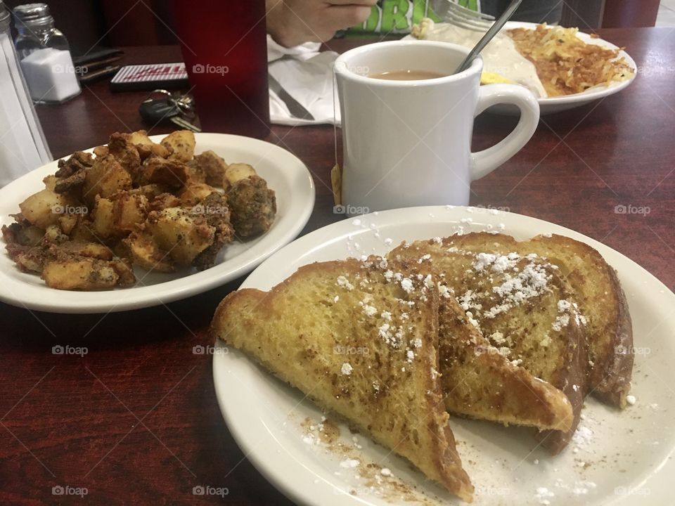 French toast, potatoes and black tea