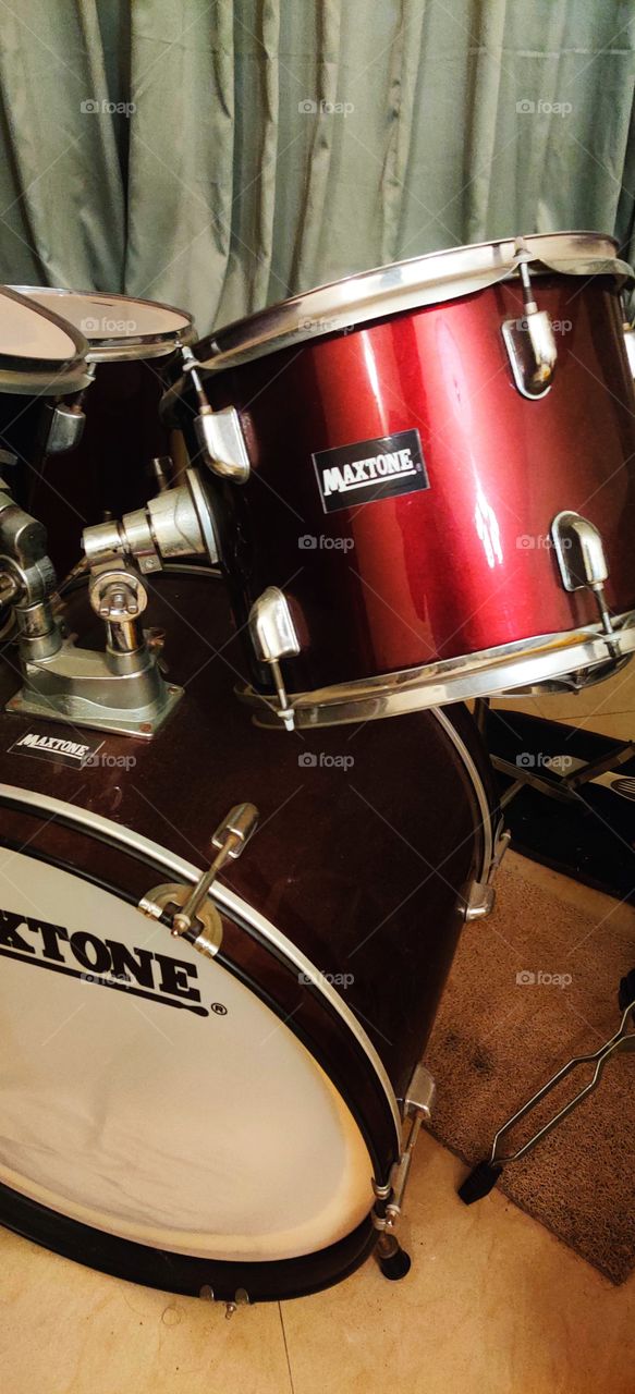 Red colour Drum kit