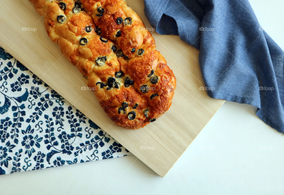 Cheese and Olives Bread