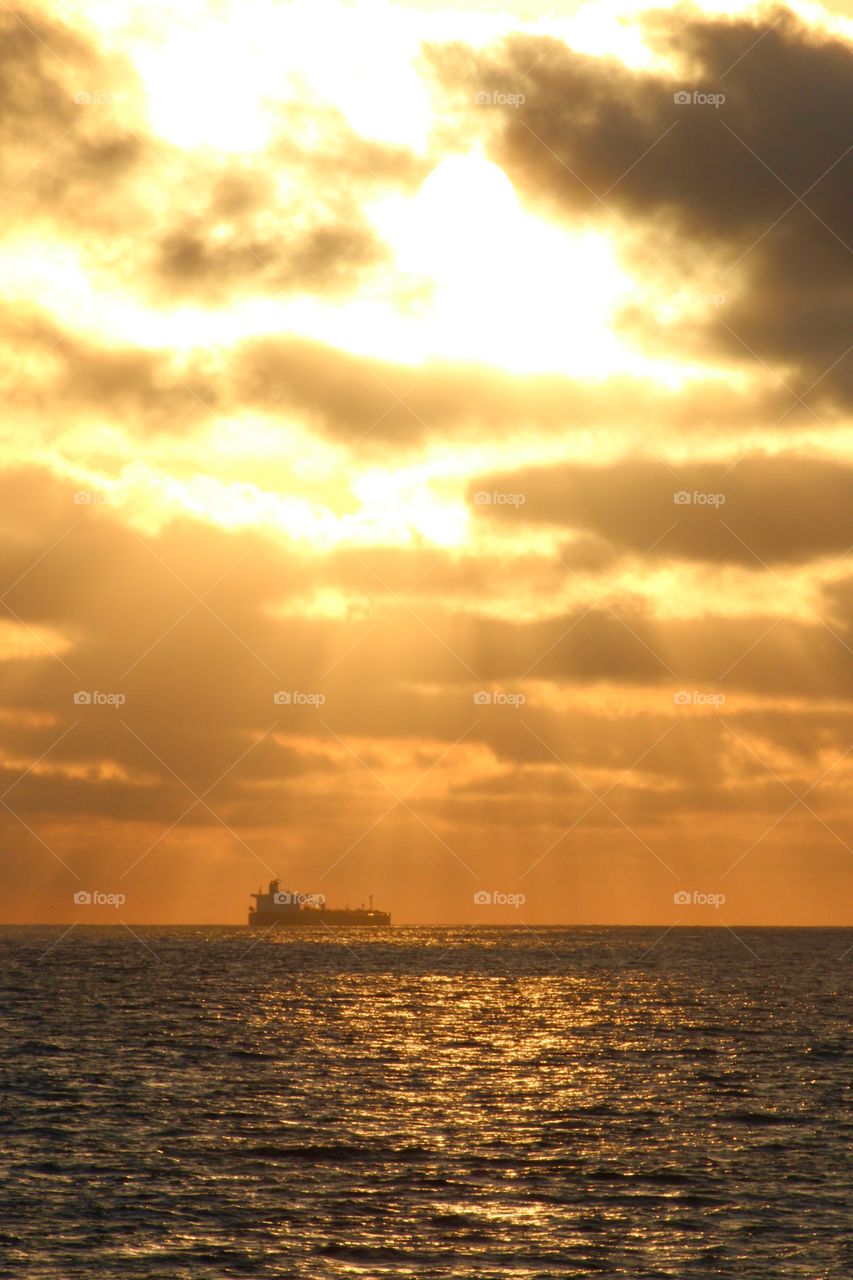 Illuminating sun rays 