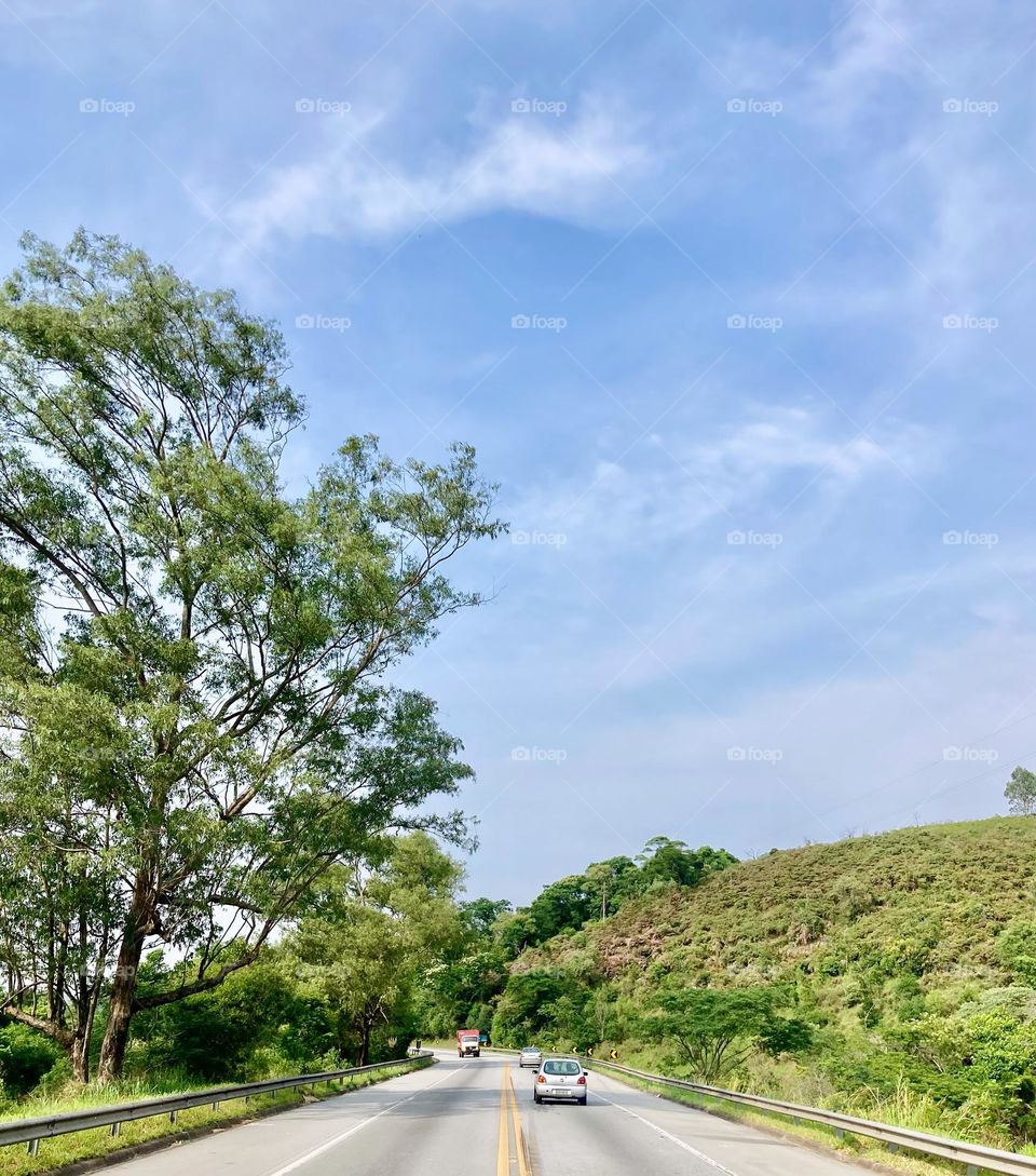 Ufa! Última aula da semana. Voltar para casa com essa paisagem faz bem.

Aqui: Rodovia Edgar Máximo Zambotto, Campo Limpo Paulista / SP.