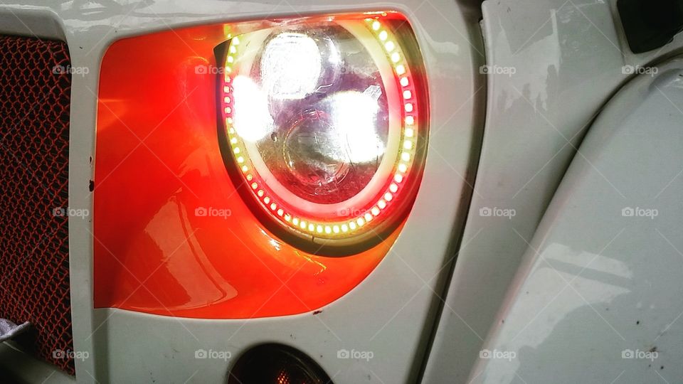 Let's dance with the lights around us