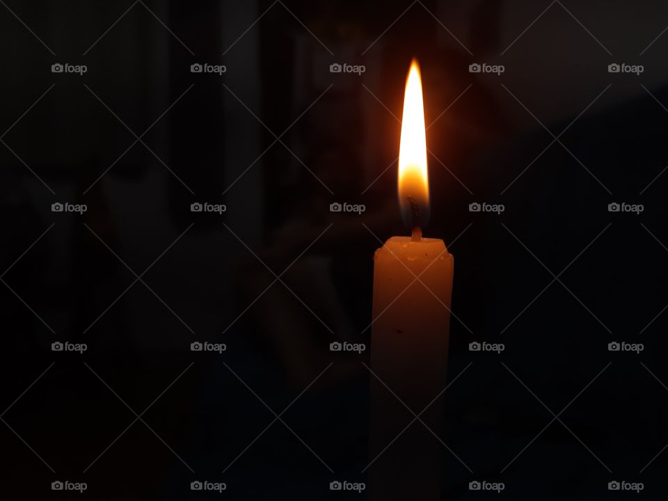 Vela no escuro