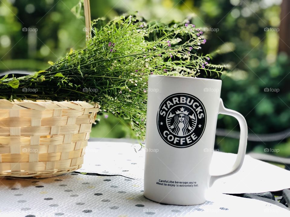 Garden theme Starbucks cafe 