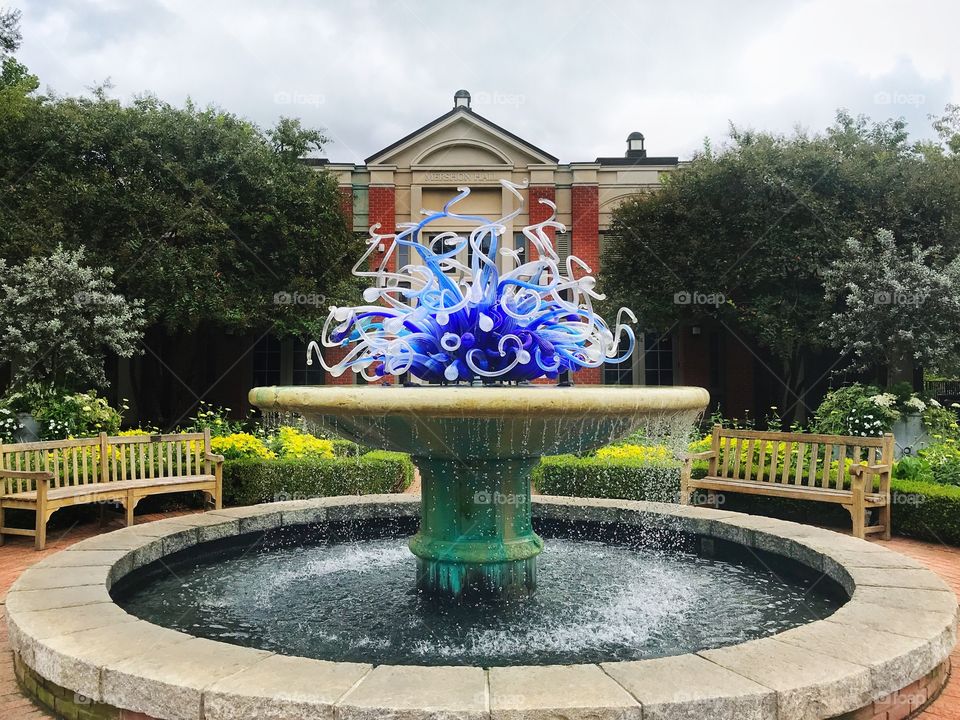 Water sculpture at Atlanta botanical garden