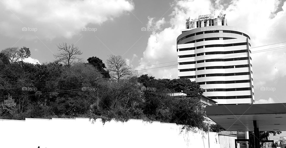 building in the center of Maracay, architecture and design