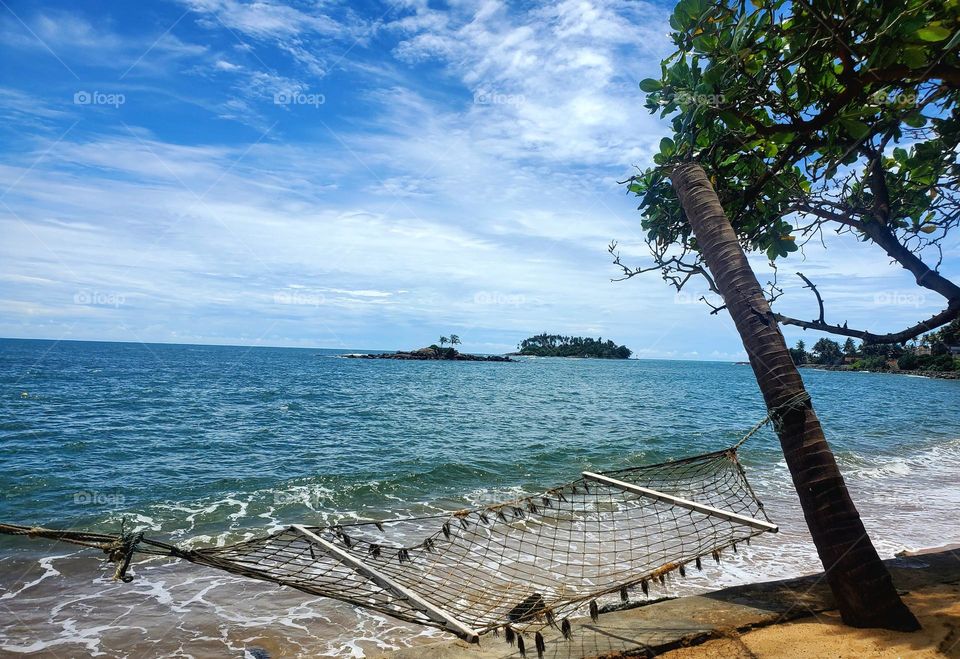 hammock, relax in front of the Indian Ocean