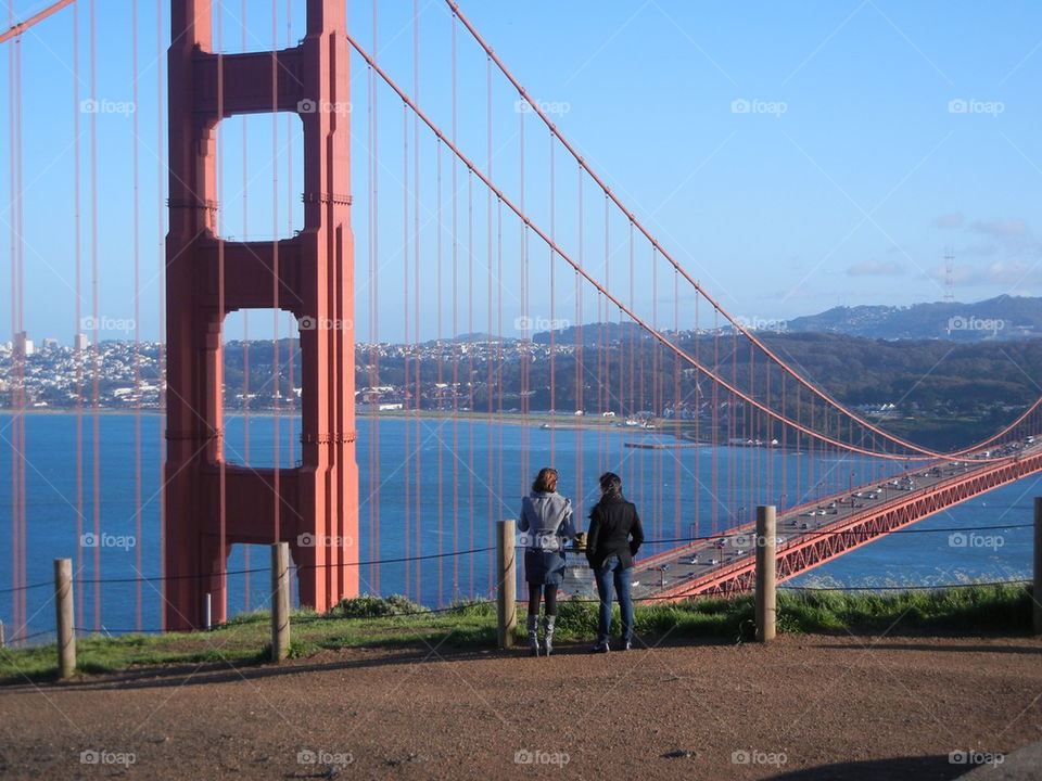 golden gate and two girls