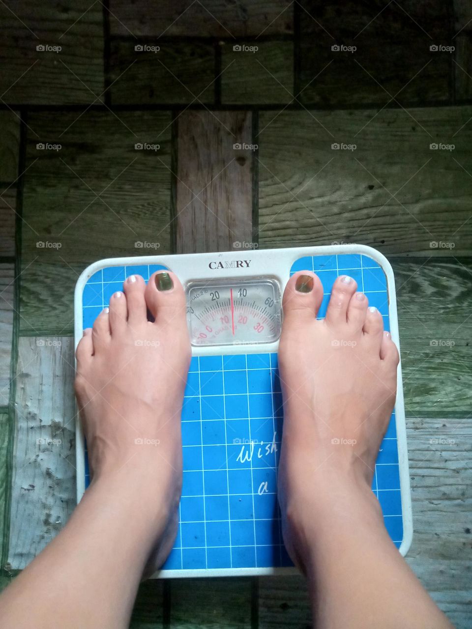 HOW ABOUT THIS  ROTARY WEIGHING SCALE,, STILL USE THIS ONE,, IN KILOS AND IN POUNDS,, SAME OLD THING