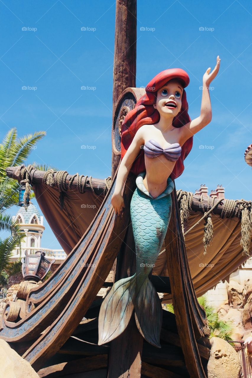 The little mairmade Ariel in Disneyland Orlando 