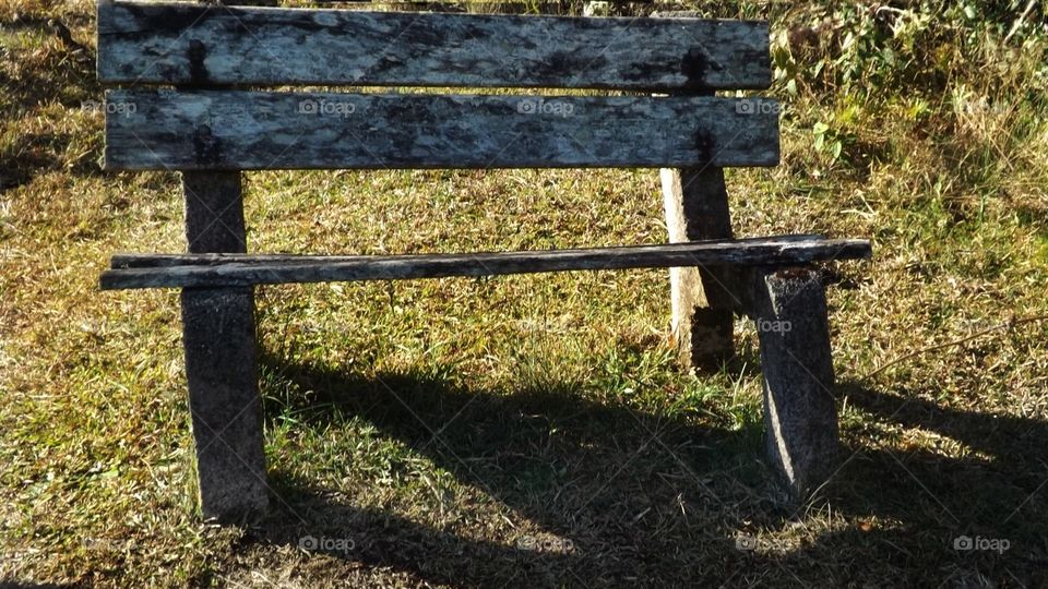 Square bench in time