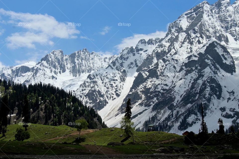 Breathtaking view of the Himalayan range of mountains at Sonmarg, Kashmir - the heaven on Earth