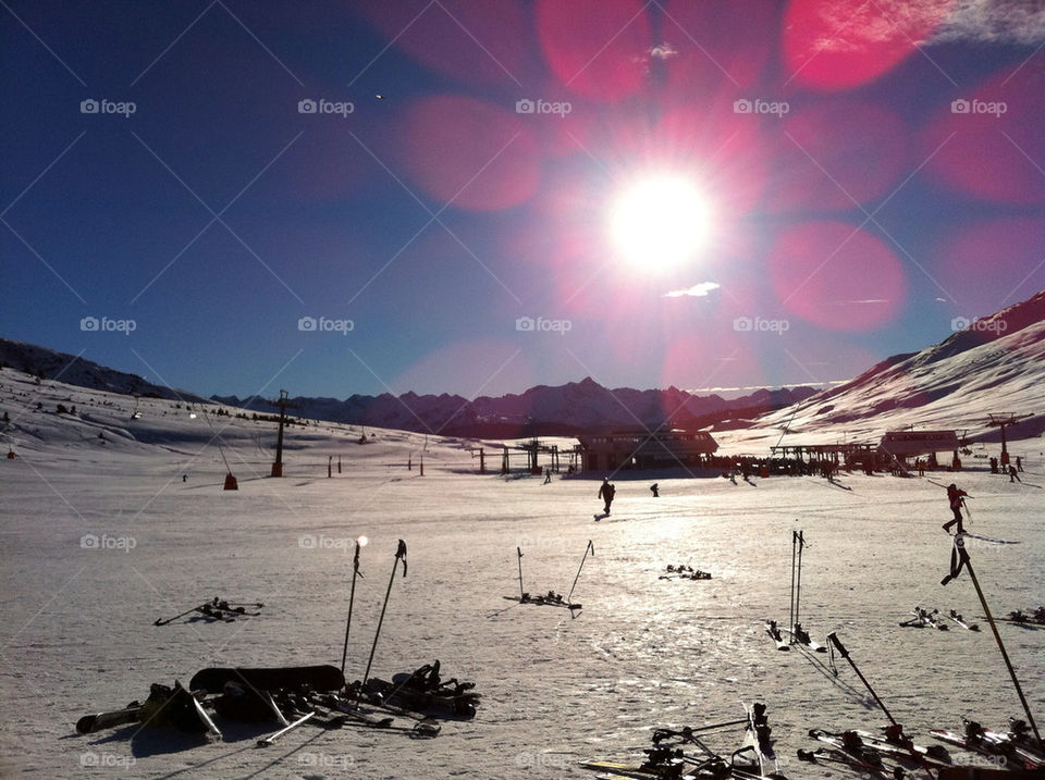 snow sun cold ski by vsole