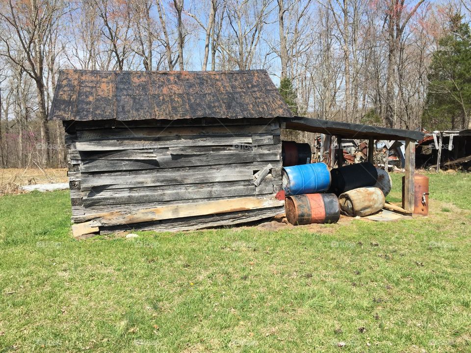 Tool/Feed shed. Shelter 