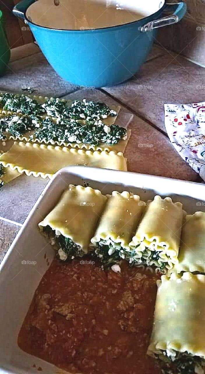 Making lasagna roll-ups