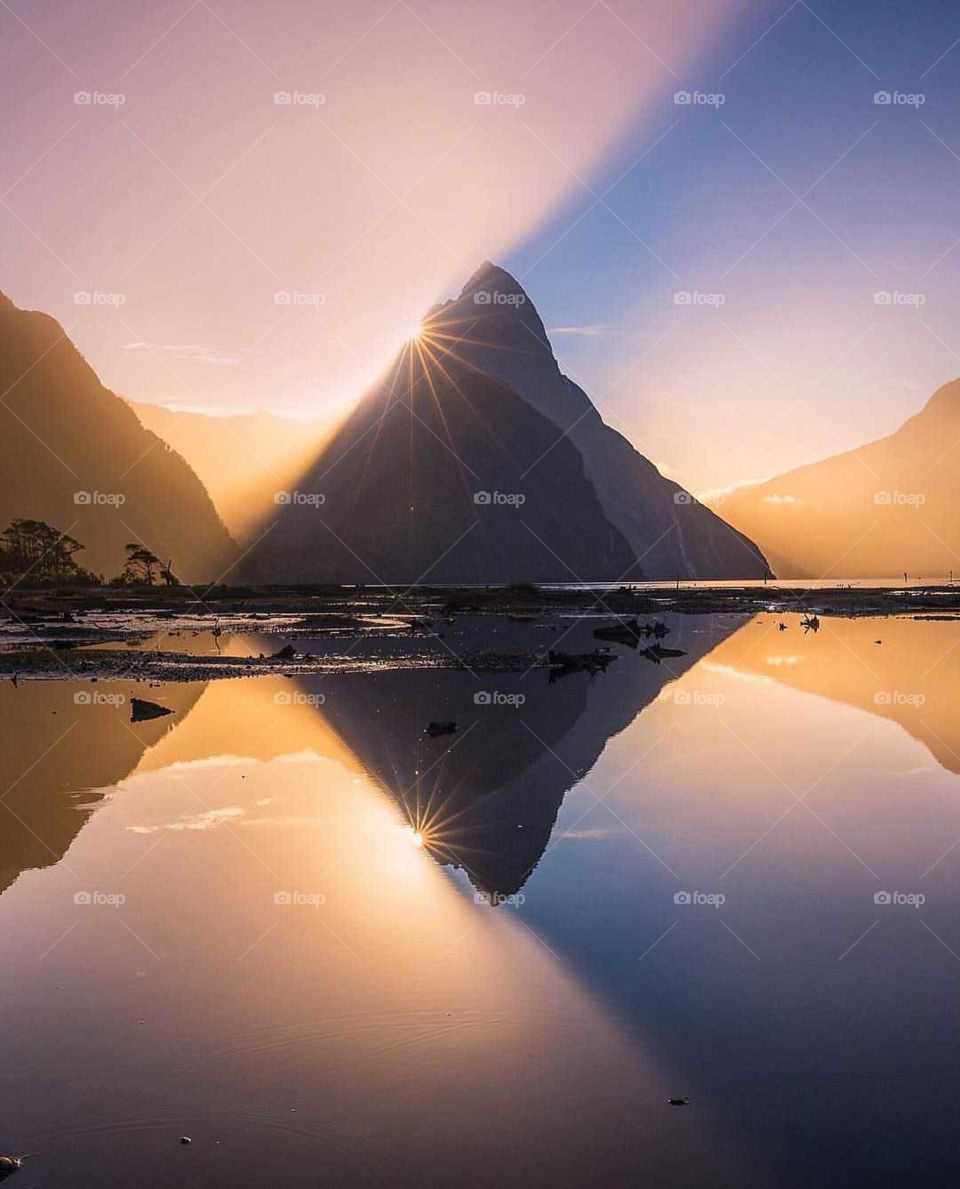 luz y montañas