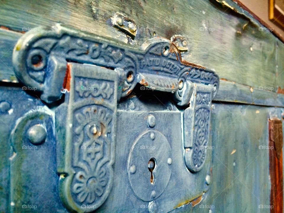 Trunk latch 