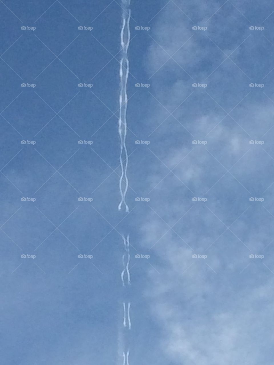 Airplane contrails