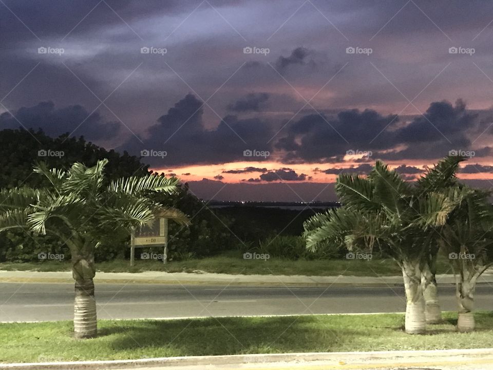 Cancún colorful sunsets 