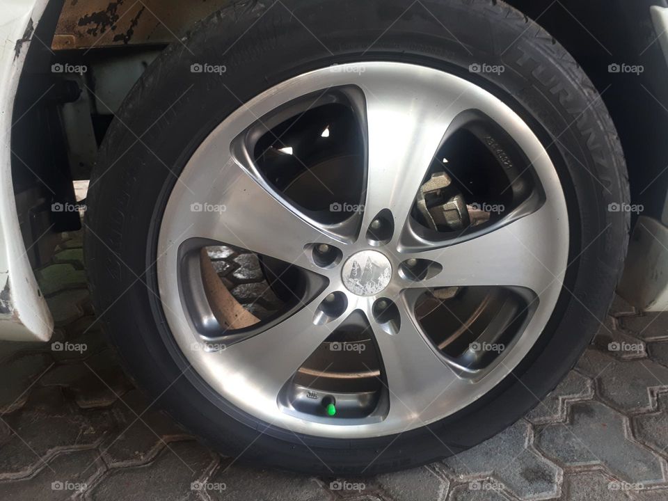 apv car wheels that are durable and strong