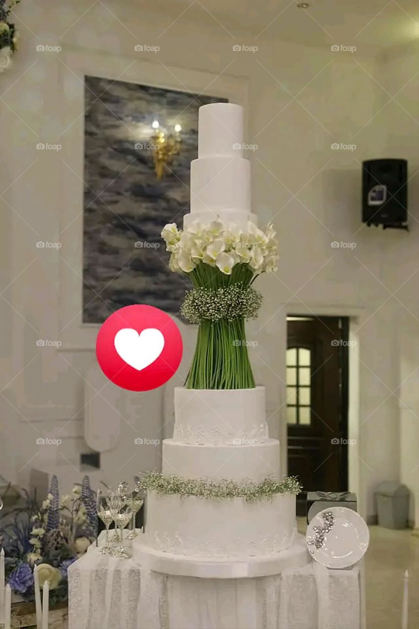 A very beautiful picture, and there is no better picture than it. There is no better picture of green herbs and colorful, red and white roses than it. Glory be to God, the natural and picturesque view, and there is no more